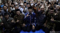 Agus foto bersama pengurus LDII (Lembaga Dakwah Islam Indonesia).