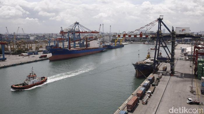 Melihat Aktivitas Nusantara Pelabuhan Handal PT Nusantara Pelabuhan Handal merupakan operator yang mengoperasikan terminal peti kemas di Pelabuhan Tanjung Priok, Jakarta.