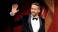 Ryan saat menghadiri acara Hasty Pudding Theatricals di Cambridge, AS pada akhir pekan lalu. REUTERS/Brian Snyder