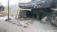 Terdapat sejumlah patung-patung Buddha di beberapa lokasi. Ada pula pilar-pilar yang menunjukkan arah di lokasi ini (Masaul/detikTravel)