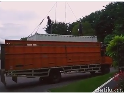 Container Library di Banyuwangi
