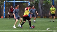8 Februari 2017. Presiden Jokowi bermain futsal bersama para menteri dan wartawan.  (Foto: Istimewa/Setpres)