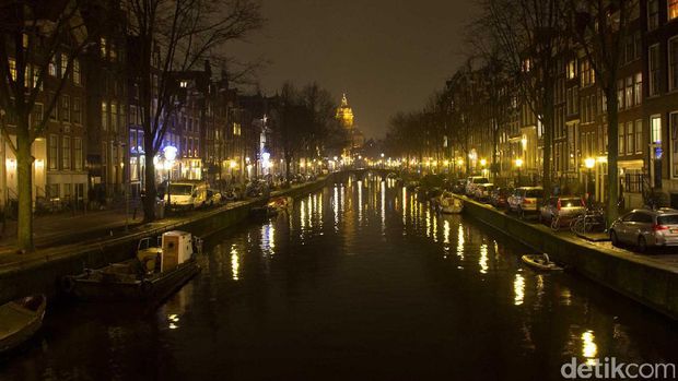 Pemandangan Red Light District Amsterdam di malam hari (Randy/detikTravel)