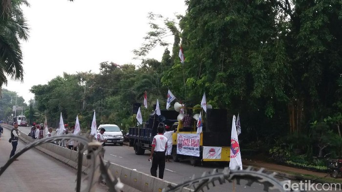 Jelang Sidang Ahok, Massa Mulai Berdatangan ke Kementan