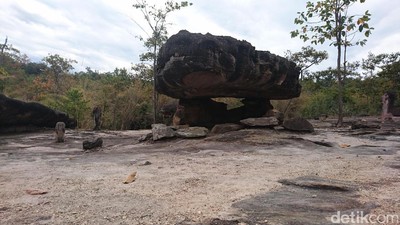 Batu Berbentuk Payung, Rumah Orang Thailand 3.000 Tahun Lalu