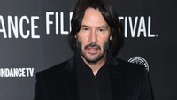 Dengan berbagai film laga yang ia perankan, Keanu Reeves tentu tak jauh-jauh dari kata olahraga dan bugar walau sudah berusia 53 tahun. Foto: Getty Images