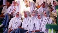 Sejumlah pelajar menghadiri peluncuran YFU Virtual Exchange Initiative.