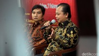 Menurut Soemarno, peran media sangat penting dalam Pilkada di DKI, karena pengaruh sangat besar dan KPUD melarang televisi mengadakan diskusi jika hanya satu calon Gubernur dan wakil gubernur yang tampil.