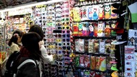 Namun yang paling dinanti dari Harajuku adalah kehadiran para remaja Jepang yang berpenampilan Kawaii. Traveler dijamin bisa cuci mata (Randy/detikTravel)