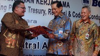Dengan penggunaan aplikasi e-Learning Keuangan akan memudahkan para praktisi pasar keuangan memperoleh informasi aktual mengenai produk tresury, regulasi dan market dalam lingkup pasar domestik maupun dunia. Pool/dok. BCA.