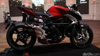 Model terbaru MV Agusta Brutale 800 ini mengalami perubahan di berbagai sektor.