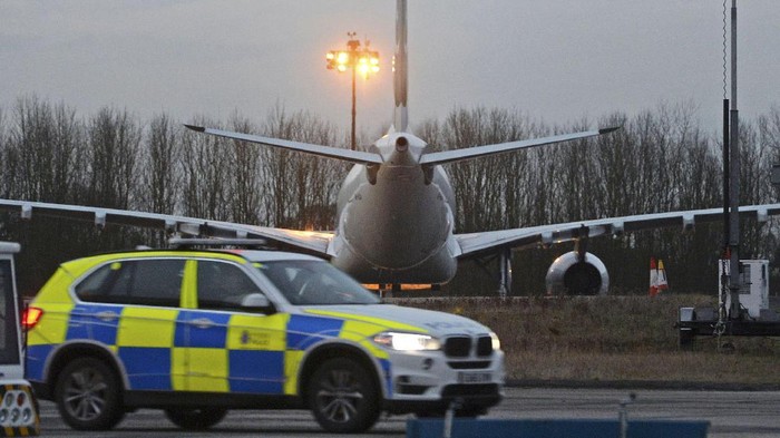 Penumpang Mengganggu, Pesawat Pakistan Dikawal Jet Tempur Inggris