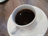 Mencicip Mie Alang Laweh dan Kopi Solok di Cabang Kedua Cikang