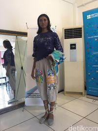 Lekat Kenalkan Kain Baduy di London Fashion Week