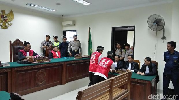 Sidang vonis kasus pembunuhan Eno Fariah