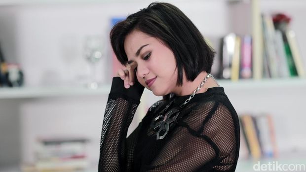 Tulis Kisah Pribadi, Mytha Mudah Hayati Lagu