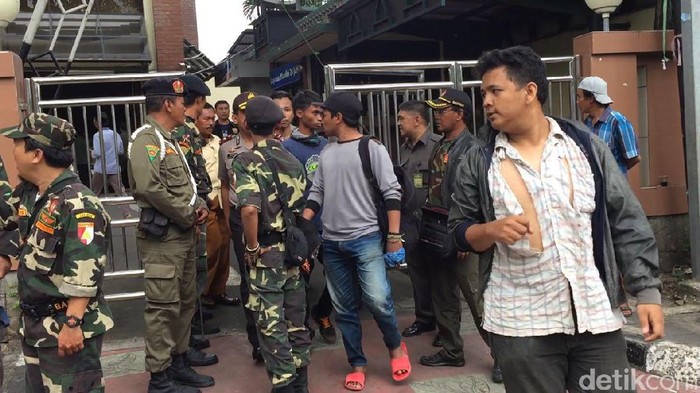 Aliansi Santri Desak PBNU Copot Helmy Faishal yang Dukung Agus