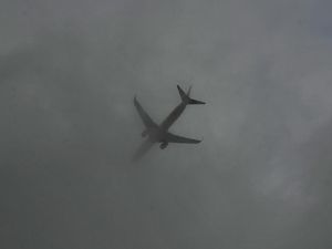 Apa yang Terjadi Jika Pesawat Tersambar Petir? Ini Penjelasan Pilot