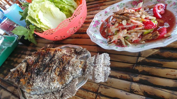 Ikan Panggang dari Udon Thani yang Menggoyang Lidah