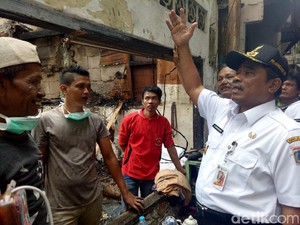 Plt Gubernur DKI Datangi Korban Kebakaran di Jakpus