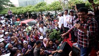 Tak menunggu lama, Djarot juga menyapa sejumlahw warga dari panggung.