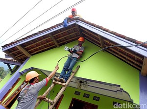 130 Rumah Perbatasan RI-Timor Leste Dapat Sambungan Listrik Gratis