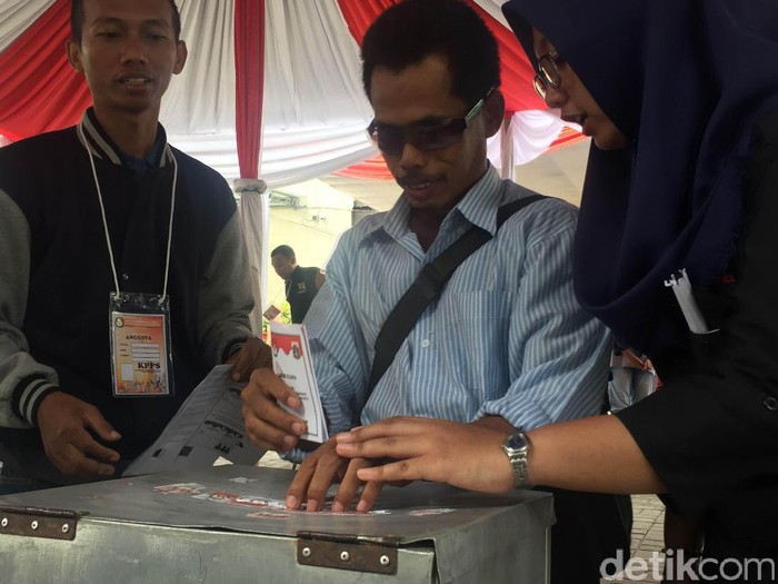 Simulasi pencoblosan disabilitas di KPU Jakut