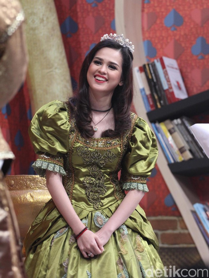 Dikabarkan Pacaran dengan Roger Danuarta, Cut Meyriska: Makasih!