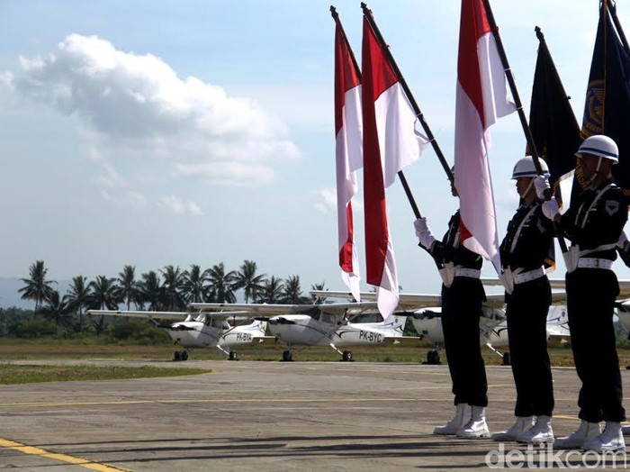 Tak Terpengaruh Badai, Sekolah Pilot Banyuwangi Tetap Terbang