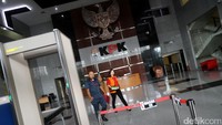 Ia diperiksa dalam kasus dugaan suap uji materi UU Peternakan dan Kesehatan Hewan, yang melibatkan hakim konstitusi Patrialis Akbar.