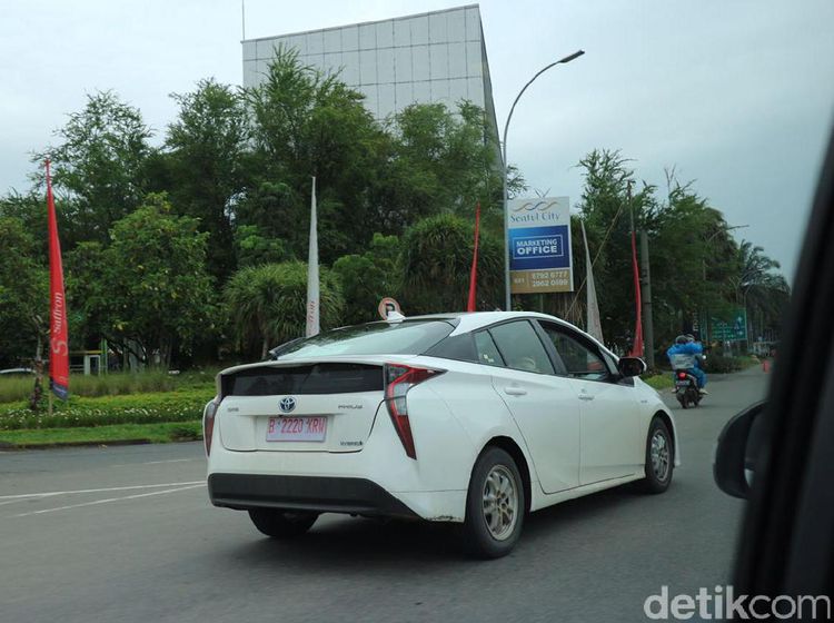 Spyshot Toyota Prius di Jakarta