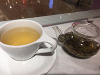 La Maison: Ngeteh Cantik Sambil Menikmati Macaron <i>Salted Popcorn</i> dan <i>Ispahan</i>