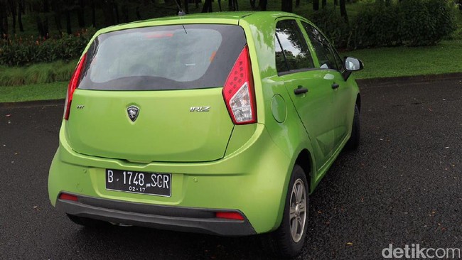 Kesan Pertama di Balik Setir Proton Iriz