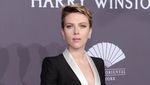 Dikabarkan Rujuk, Scarlett Johansson Kok Nggak Pakai Cincin Kawin?