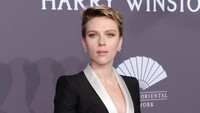 Scarlett saat tampil di suatu acara di New York, AS pada Rabu (8/2/2017) waktu setempat. Craig Barritt/Getty Images for FIJI Water