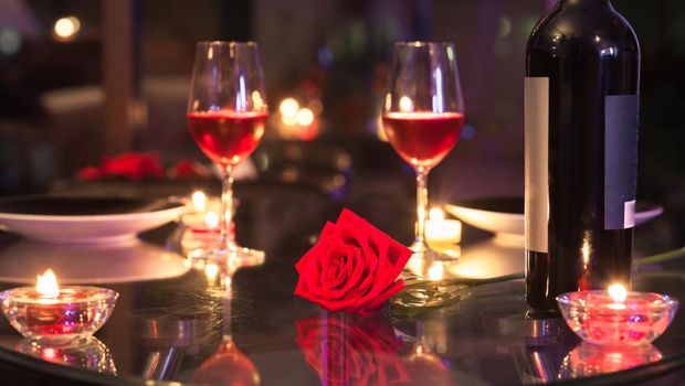 Ide Kado Spesial di Hari Valentine Yang Pasti Disukai Wanita