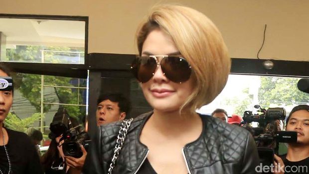 Andika 'The Titans' Ditangkap Polisi, Bunga Zainal Pindah Agama