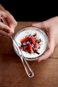 Sendok Berbentuk Jari Ini Bikin Makanan Terasa Lebih Lezat