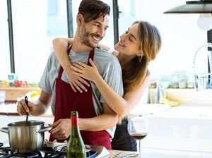 Cerita Istri yang Patah Tulang karena Masakan Enak Suaminya
