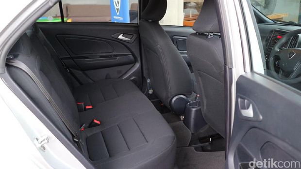Kesan Pertama di Balik Setir Proton Iriz