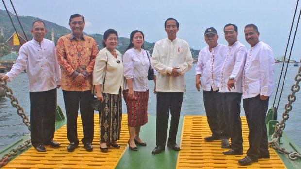   Tingkatkan Keselamatan Pelayaran, Menhub Bagikan Life Jacket