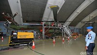 Pengadaan heli ini berawal pada 2015, ketika TNI AU ingin membeli heli yang peruntukannya buat heli VVIP kepresidenan. Presiden Joko Widodo menolak karena merasa pesawat kepresidenan Super Puma masih cukup laik. Pool/Widodo S. Jusuf.