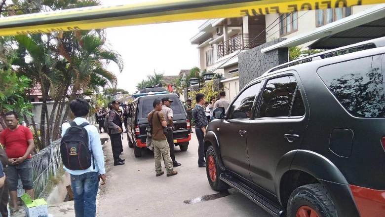 Polisi: Ledakan di Rumah Wali Kota Kendari Bukan dari Tabung Gas Polisi: Ledakan di Rumah Wali Kota Kendari Bukan dari Tabung Gas
