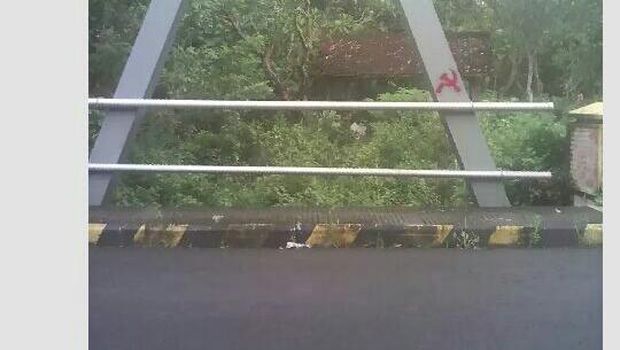Gambar Palu Arit di Masjid Pamekasan, Polisi Periksa 3 Saksi