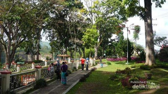 Sejuk Romantis di 5 Objek Wisata Bukittinggi