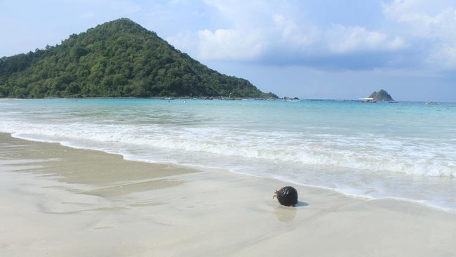 Aneka Pantai Romantis Buat Memadu Kasih di Lombok
