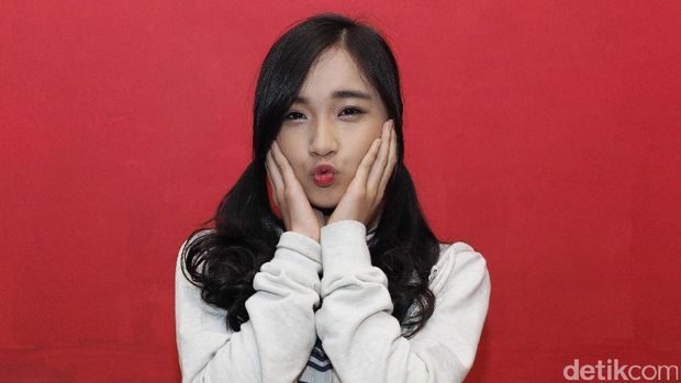 Cerita Della JKT48 Soal Perjuangan Fans Luar Kota
