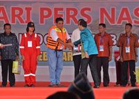   Tingkatkan Keselamatan Pelayaran, Menhub Bagikan Life Jacket