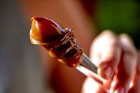 Sendok Berbentuk Jari Ini Bikin Makanan Terasa Lebih Lezat