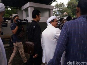 Habib Rizieq dan Bachtiar Nasir Sambangi Rumah Dinas Wiranto
